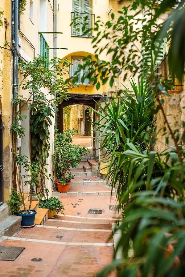 Le Seize, Cosy Studio Au Coeur De La Vieille Ville De Menton Apartmán